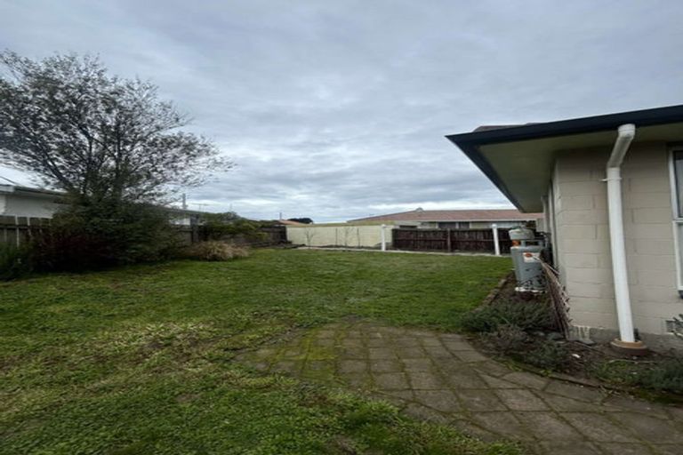 Photo of property in 2/23 Branksome Place, Parklands, Christchurch, 8083
