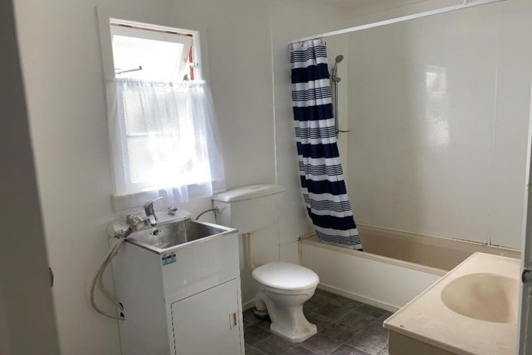 Photo of property in 17 Larsen Court, Roslyn, Palmerston North, 4414