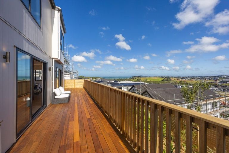 Photo of property in 160 Te Oneroa Way, Long Bay, Auckland, 0630