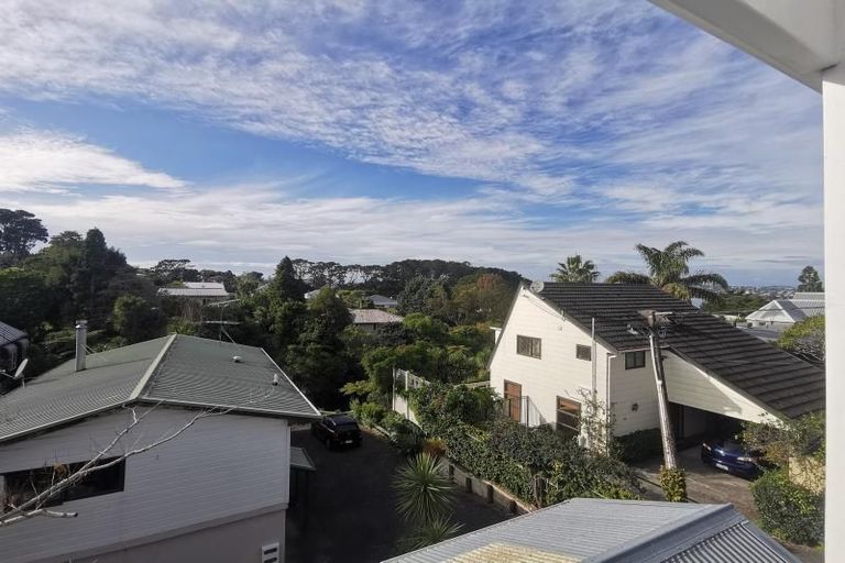 Photo of property in 46 Colonial Road, Birkenhead, Auckland, 0626
