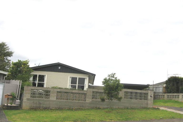 Photo of property in 93 Lauderdale Road, Birkdale, Auckland, 0626