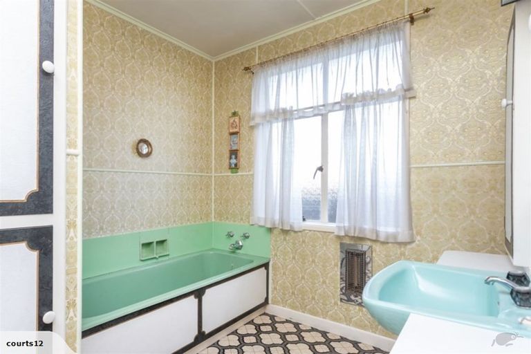 Photo of property in 13 Clouston Street, Saint Martins, Christchurch, 8022