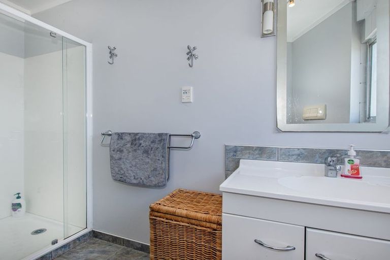 Photo of property in 8 Moa Place, Onerahi, Whangarei, 0110