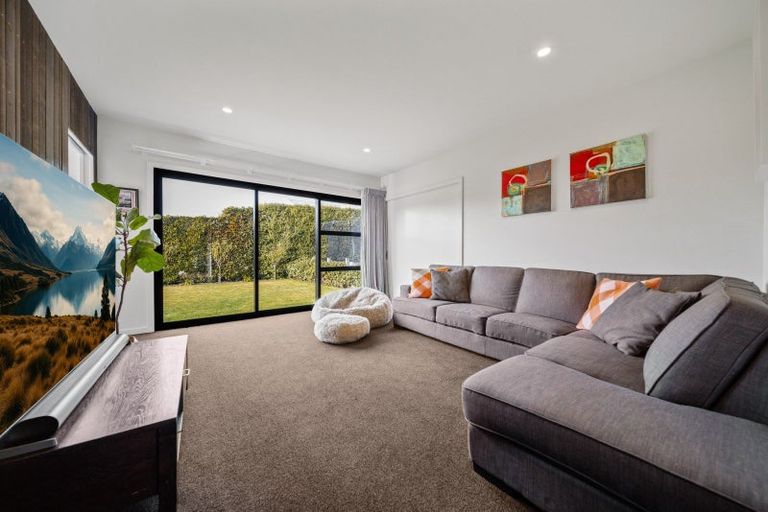 Photo of property in 13 Eden Close, Wanaka, 9305