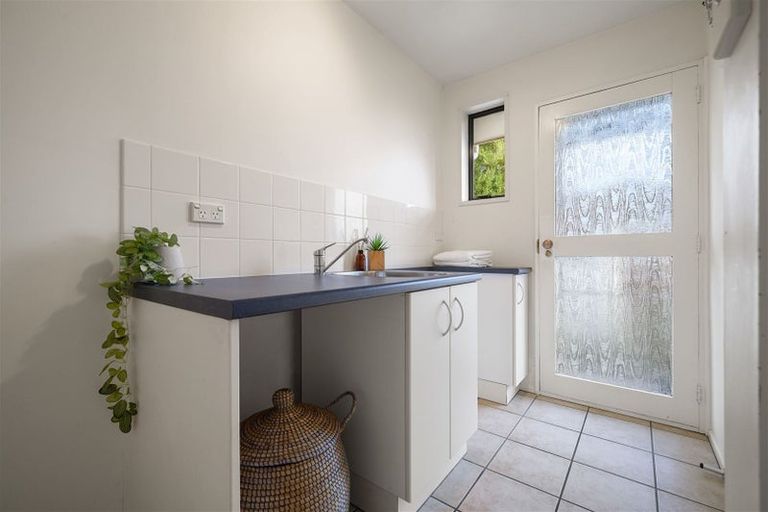 Photo of property in 22 Camberwell Place, Avonhead, Christchurch, 8042