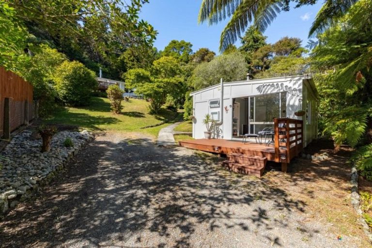 Photo of property in 15 Elmslie Road, Pinehaven, Upper Hutt, 5019