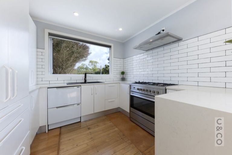 Photo of property in 23 Kaipara Portage Road, Riverhead, 0820