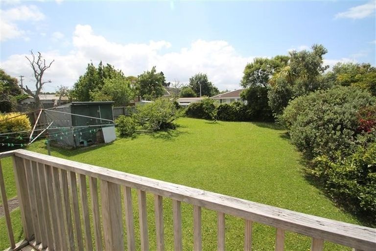 Photo of property in 20 Eskdale Road, Birkdale, Auckland, 0626