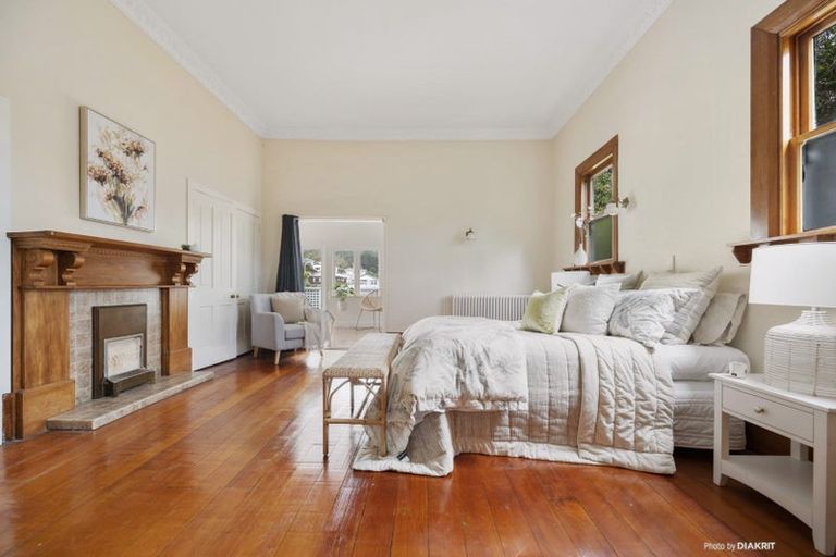 Photo of property in 21 The Parade, Island Bay, Wellington, 6023