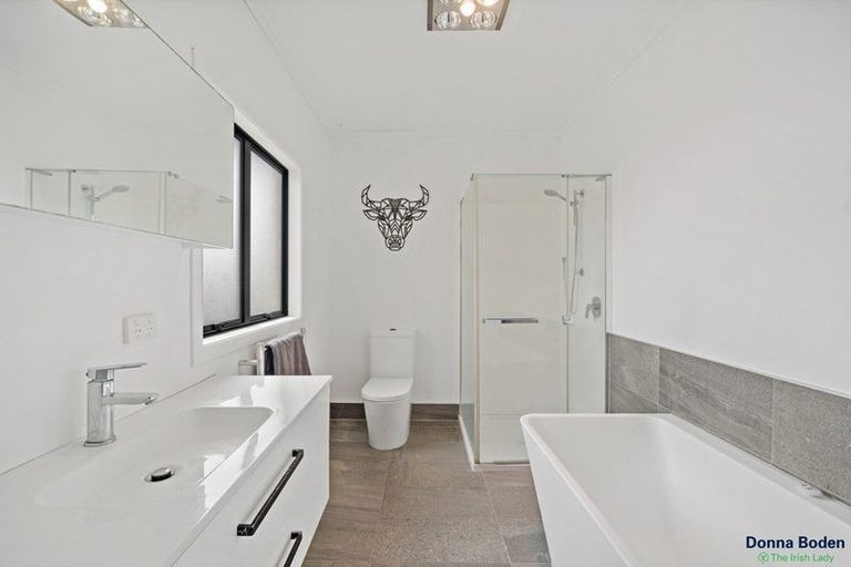 Photo of property in 87 Helvetia Road, Pukekohe, 2120