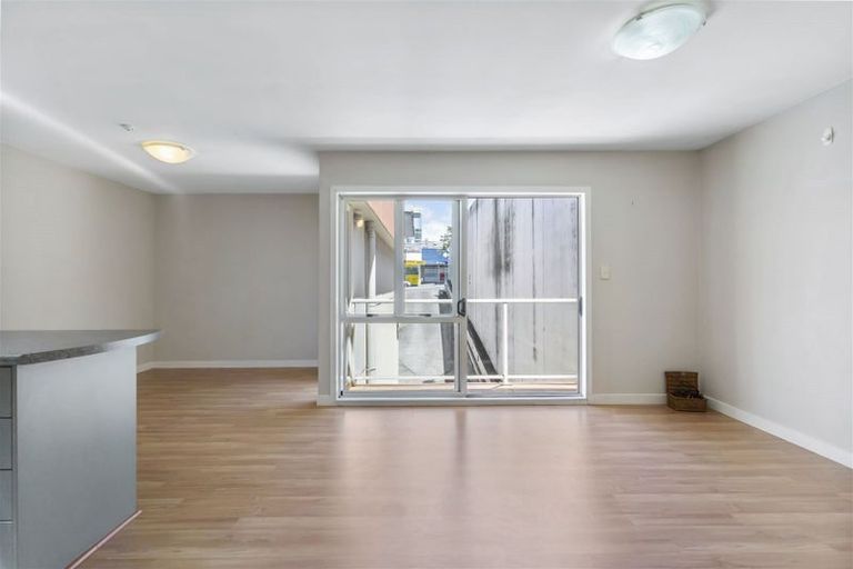 Photo of property in 7/81 Birkenhead Avenue, Birkenhead, Auckland, 0626