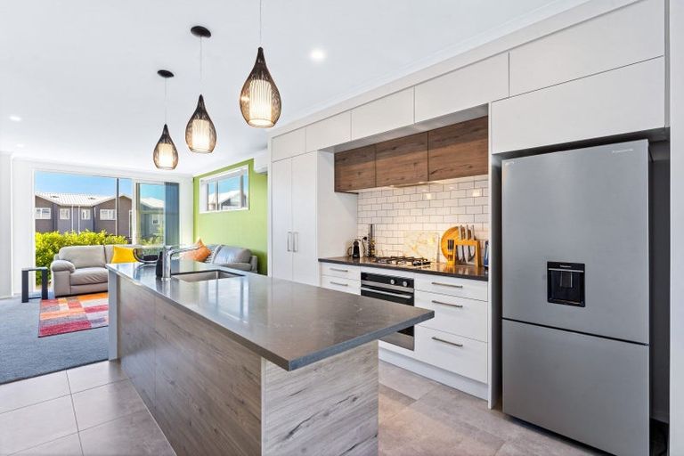 Photo of property in 91 Karepiro Drive, Stanmore Bay, Whangaparaoa, 0932