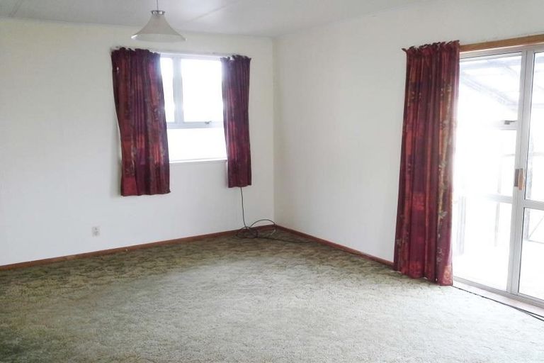 Photo of property in 16 Rangitake Drive, Spotswood, New Plymouth, 4310