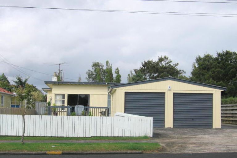 Photo of property in 16 Rosier Road, Glen Eden, Auckland, 0602