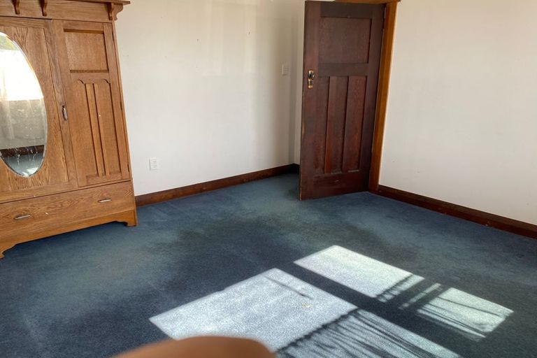 Photo of property in 94 Endeavour Street, Lyall Bay, Wellington, 6022