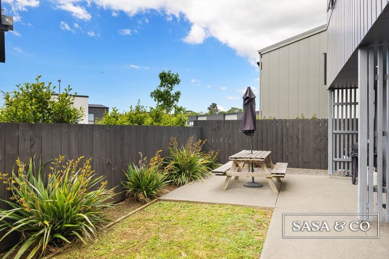 Photo of property in 17c Cessna Crescent, Mangere, Auckland, 2022