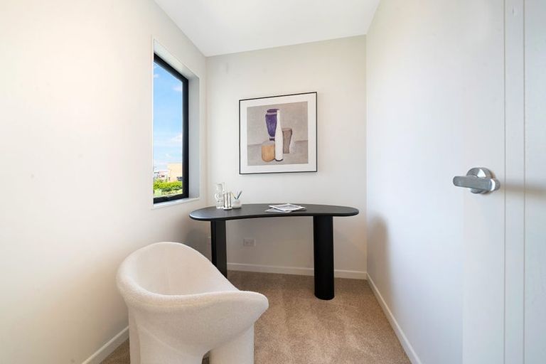 Photo of property in 48 Zita Maria Drive, Massey, Auckland, 0614