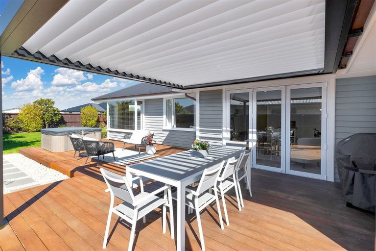 Photo of property in 17 Pimlico Place, Rangiora, 7400