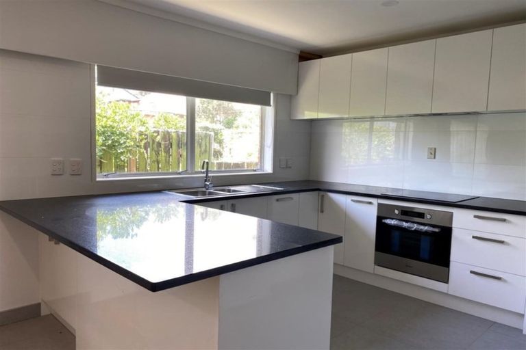 Photo of property in 12a Newington Road, Henderson, Auckland, 0612