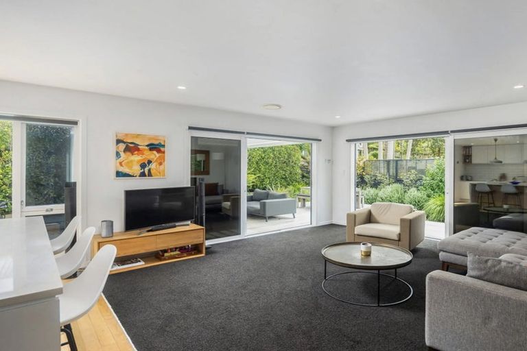 Photo of property in 28 Alfred Street, Northcote Point, Auckland, 0627