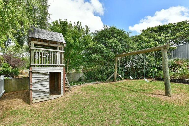 Photo of property in 72 Garfield Road, Helensville, 0800
