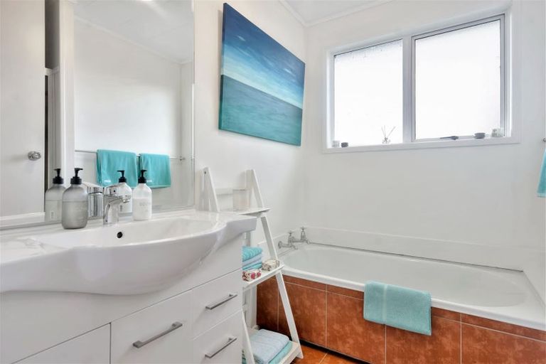 Photo of property in 118a Pooks Road, Ranui, Auckland, 0612