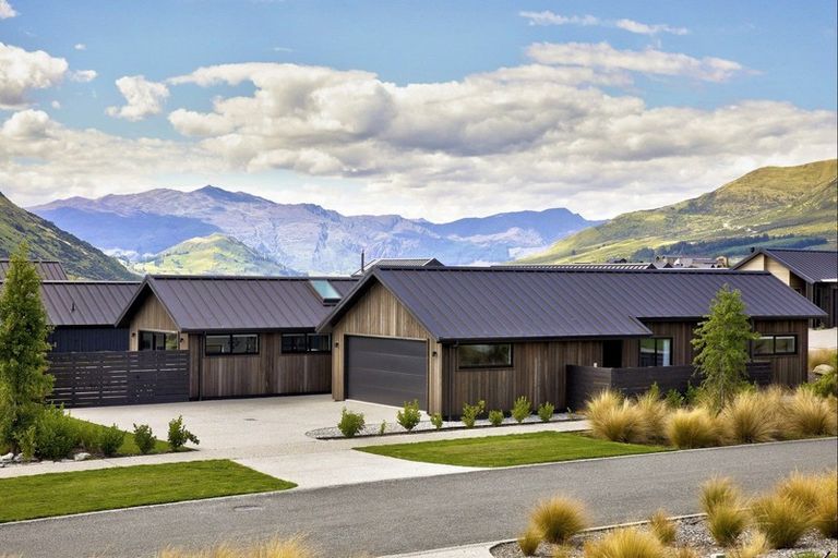 Photo of property in 28 Mcadam Drive, Jacks Point, Queenstown, 9371