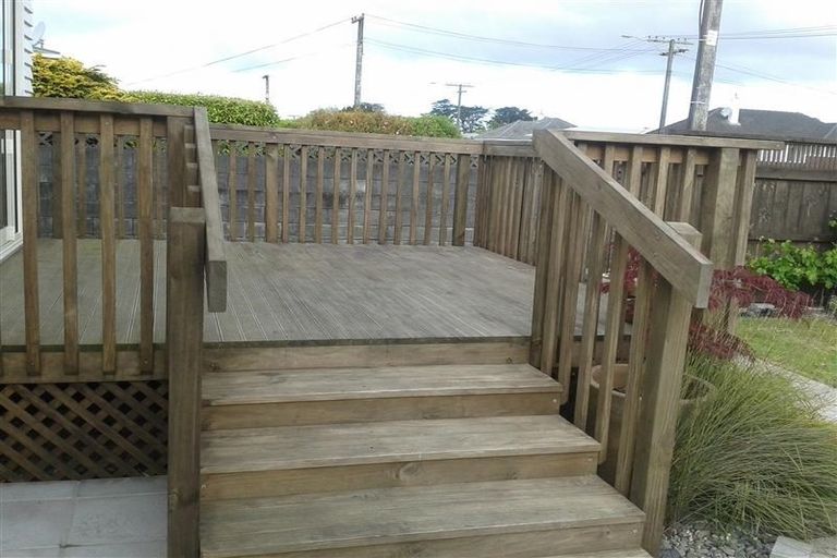 Photo of property in 5 Trafalgar Street, Westown, New Plymouth, 4310