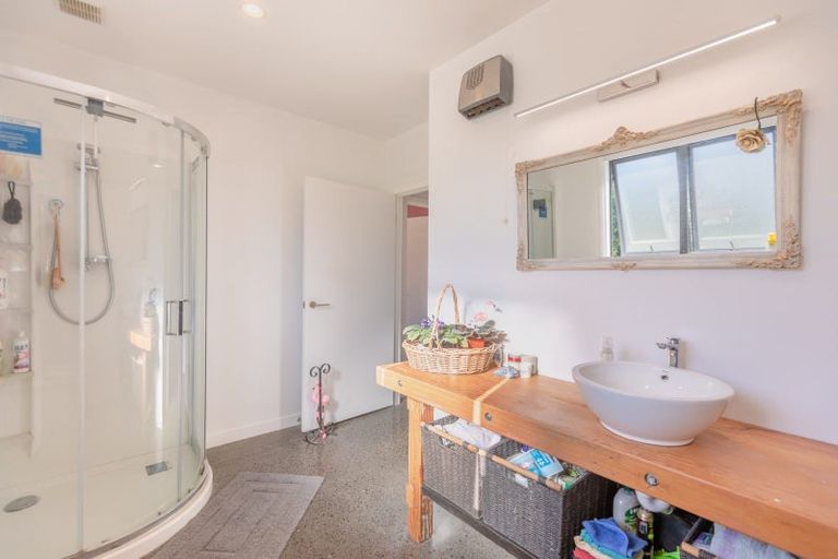 Photo of property in 28 Cemetery Road, Waipawa, 4273