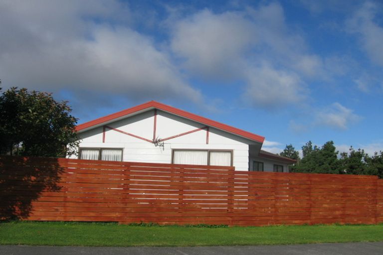 Photo of property in 52f1 Guadeloupe Crescent, Grenada Village, Wellington, 6037