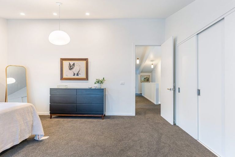 Photo of property in 16a Renata Crescent, Te Atatu Peninsula, Auckland, 0610