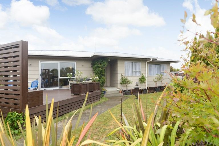 Photo of property in 10 Hillcrest Drive, Kelvin Grove, Palmerston North, 4414