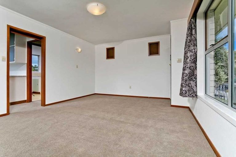 Photo of property in 1/22 Mannering Place, Hillcrest, Auckland, 0627