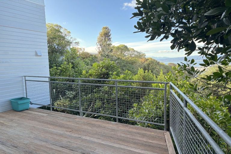 Photo of property in 69 Moana Road, Kelburn, Wellington, 6012