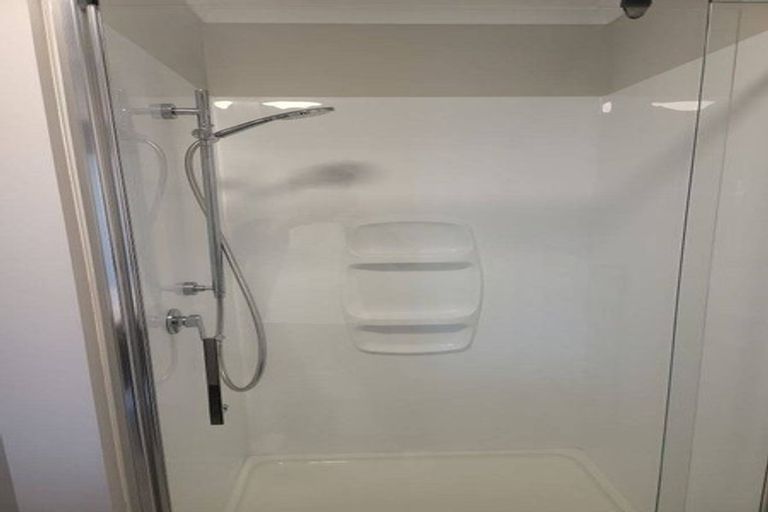 Photo of property in 14 Raranga Lane, Hobsonville, Auckland, 0616