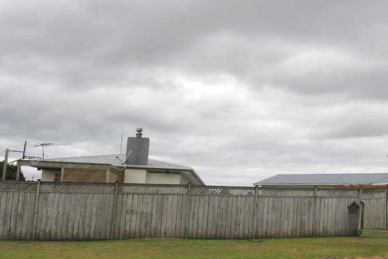 Photo of property in 91 Lauderdale Road, Birkdale, Auckland, 0626