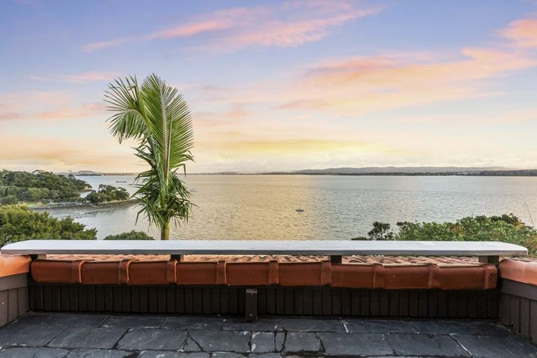 Photo of property in 16 Brigantine Drive, Beach Haven, Auckland, 0626