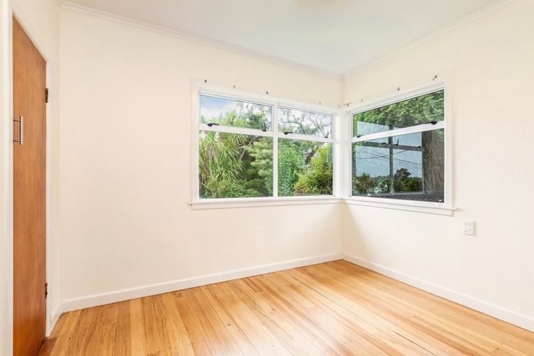 Photo of property in 6 Savoy Road, Glen Eden, Auckland, 0602