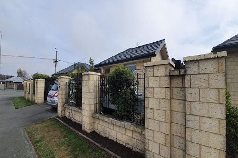 Photo of property in 1b Staffordshire Street, Burwood, Christchurch, 8083