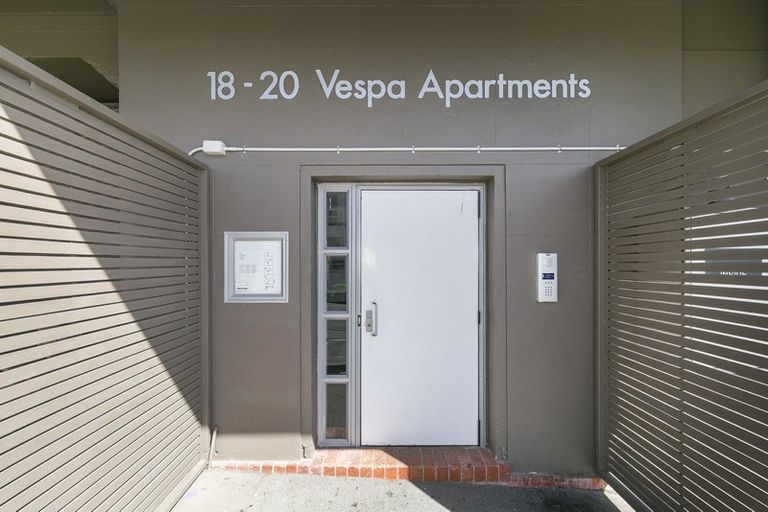 Photo of property in Vespa Apartments, 405/20 Hanson Street, Mount Cook, Wellington, 6021