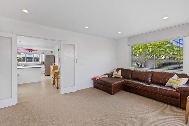 Photo of property in 8 Blenheim Place, Vogeltown, New Plymouth, 4310