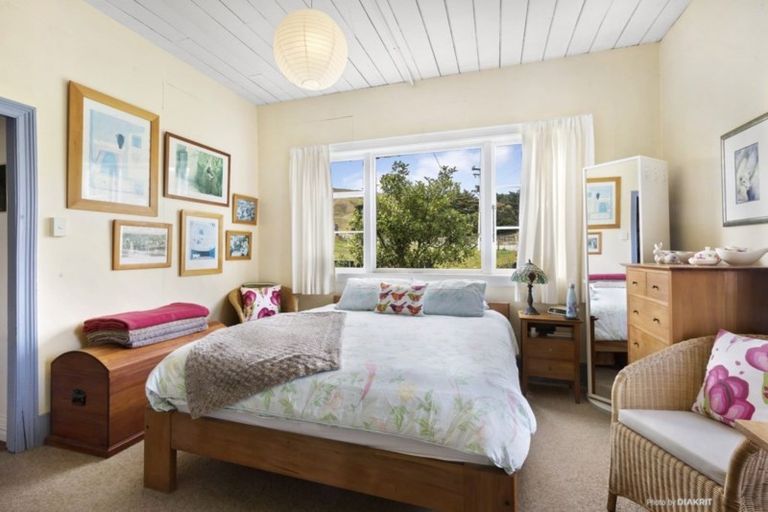 Photo of property in 18 Boom Rock Road, Ohariu, Wellington, 6037