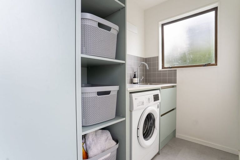 Photo of property in 2/26 Colonial Road, Birkenhead, Auckland, 0626