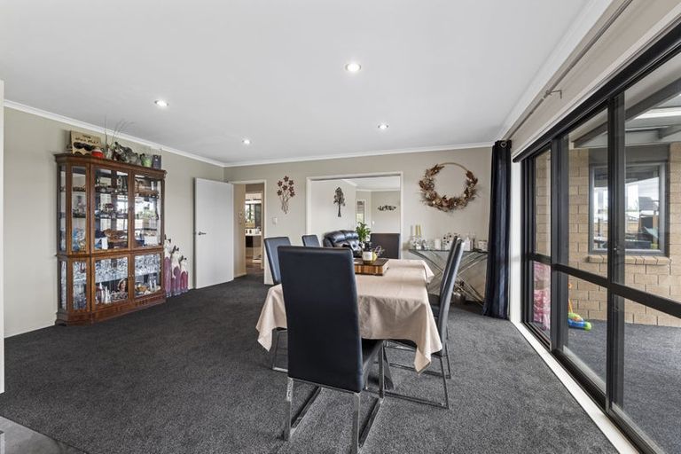 Photo of property in 12 Nikau Place, Hawera, 4610