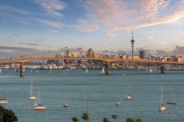 Photo of property in 11 Hinemoa Street, Birkenhead, Auckland, 0626