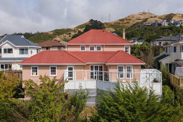 Photo of property in 159 Westchester Drive, Churton Park, Wellington, 6037