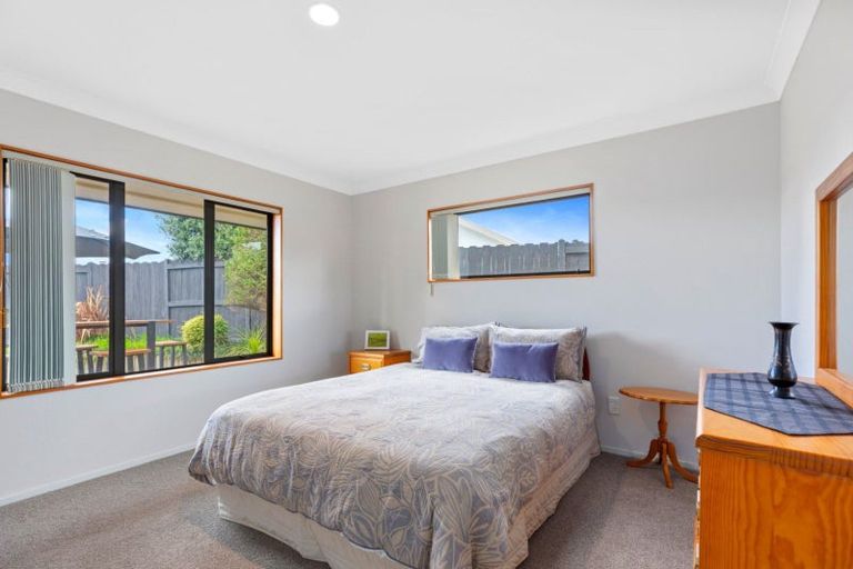 Photo of property in 2 Burnt Oak Drive, Pyes Pa, Tauranga, 3112