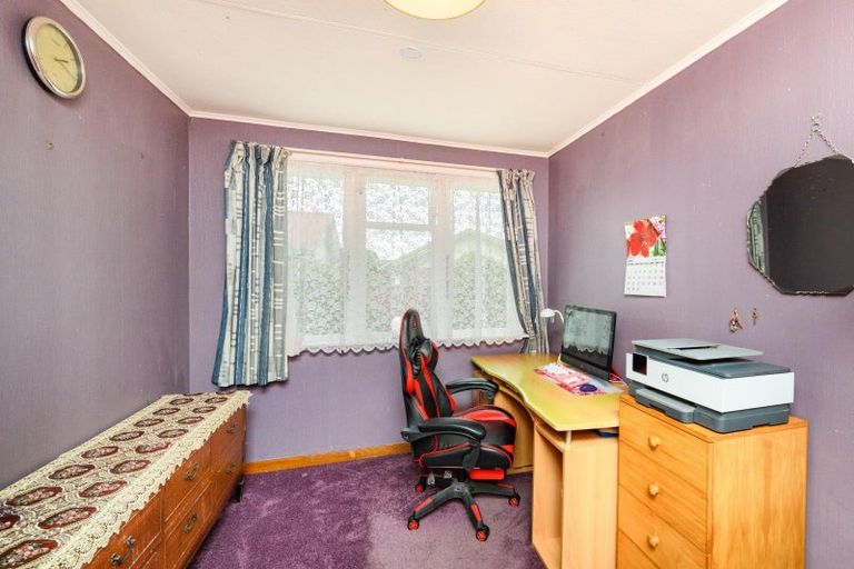 Photo of property in 7 Exeter Crescent, Takaro, Palmerston North, 4412