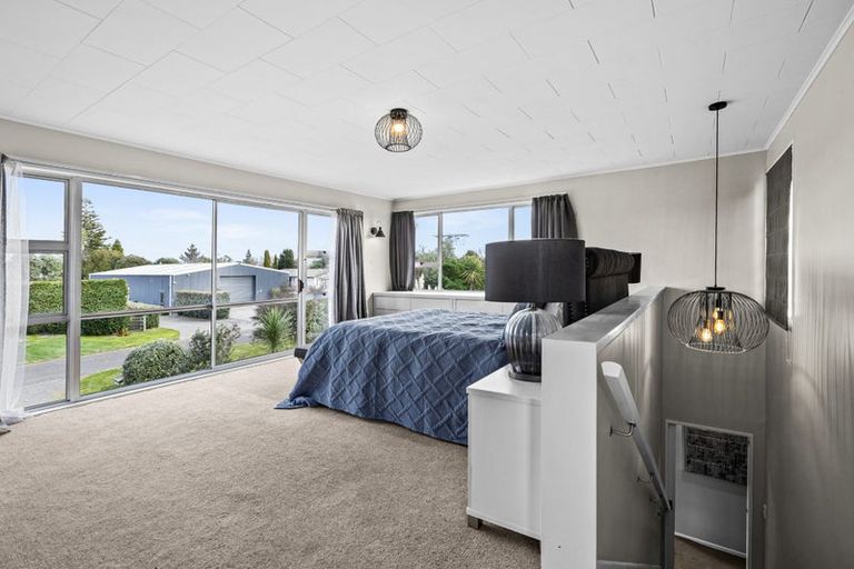 Photo of property in 37 Pitt Street, Clive, 4102