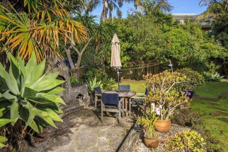 Photo of property in 2/31 Lake Road, Devonport, Auckland, 0624